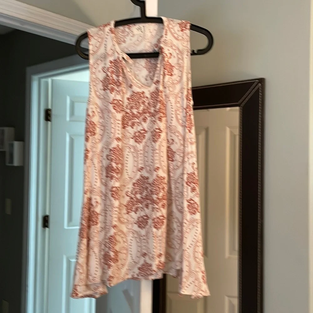Beautiful yet simple dress - Picture 1 of 3